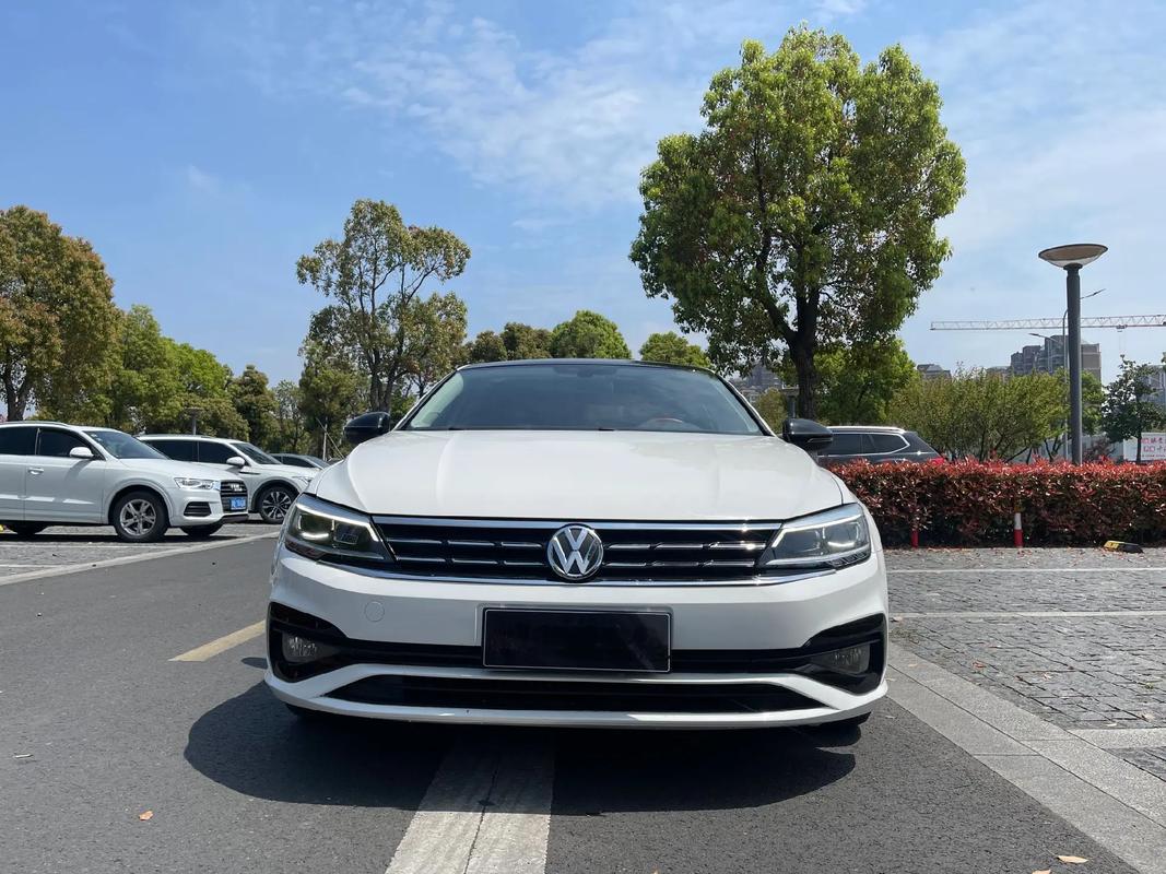 上汽凌渡报价及图片(上汽大众凌渡2021款图片)